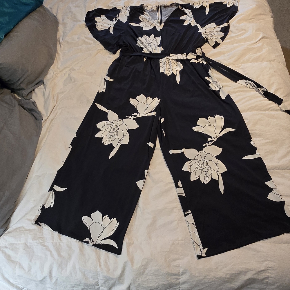 Lane Bryant Navy and White Floral Jumpsuit, Flutter Sleeves, Size 22/24